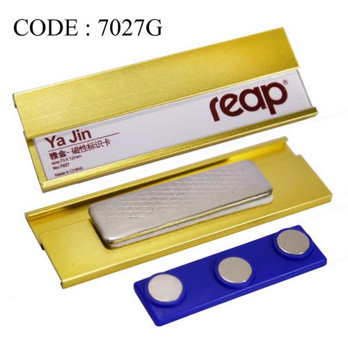 Gift To Love | Magnetic Batch Golden 70X25mm | Code : 7027G