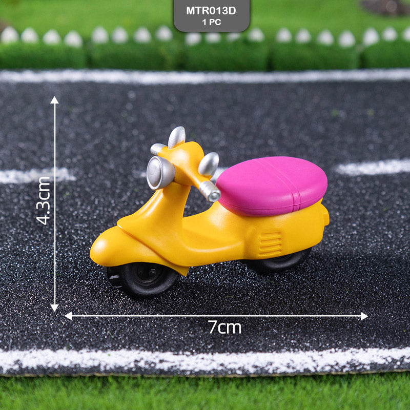 Gift To Love | Miniature Model Scooter | Color : Yellow | Code : MTR013D