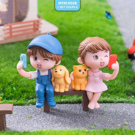 Gift To Love | Miniature Model Couple With Table | Pcs : Set Of 1 | Code : MTRC002B