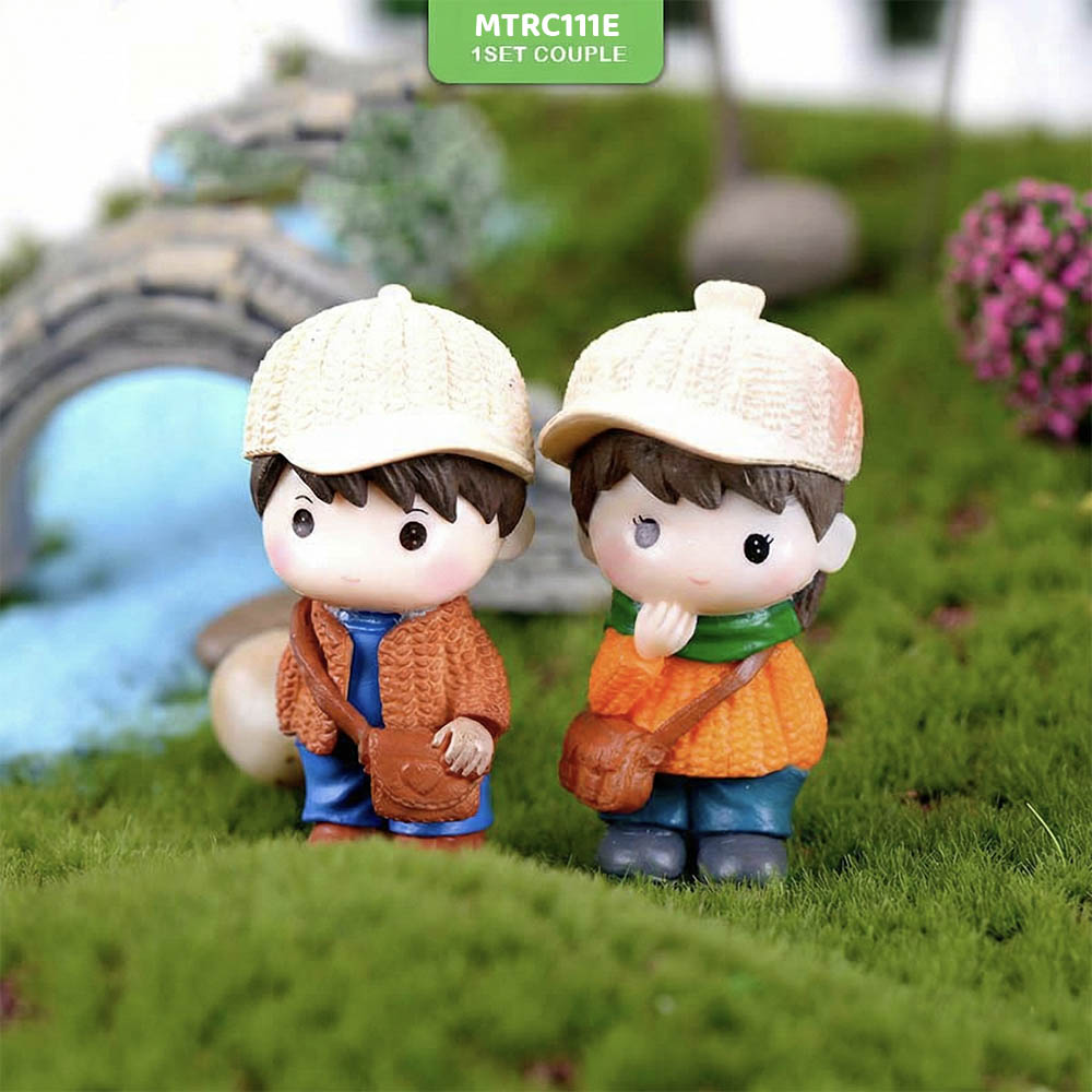 Gift To Love | Miniature Model Couple | Pcs : Set Of 1 | Code : MTRC111E