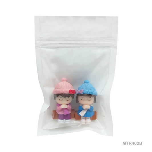 Gift To Love | Miniature Model Couple | Pcs : 1 Set | Code : MTRC402B