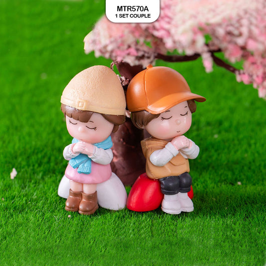 Gift To Love | Miniature Model Couple | Pcs : 1 Set | Code : MTRC570A