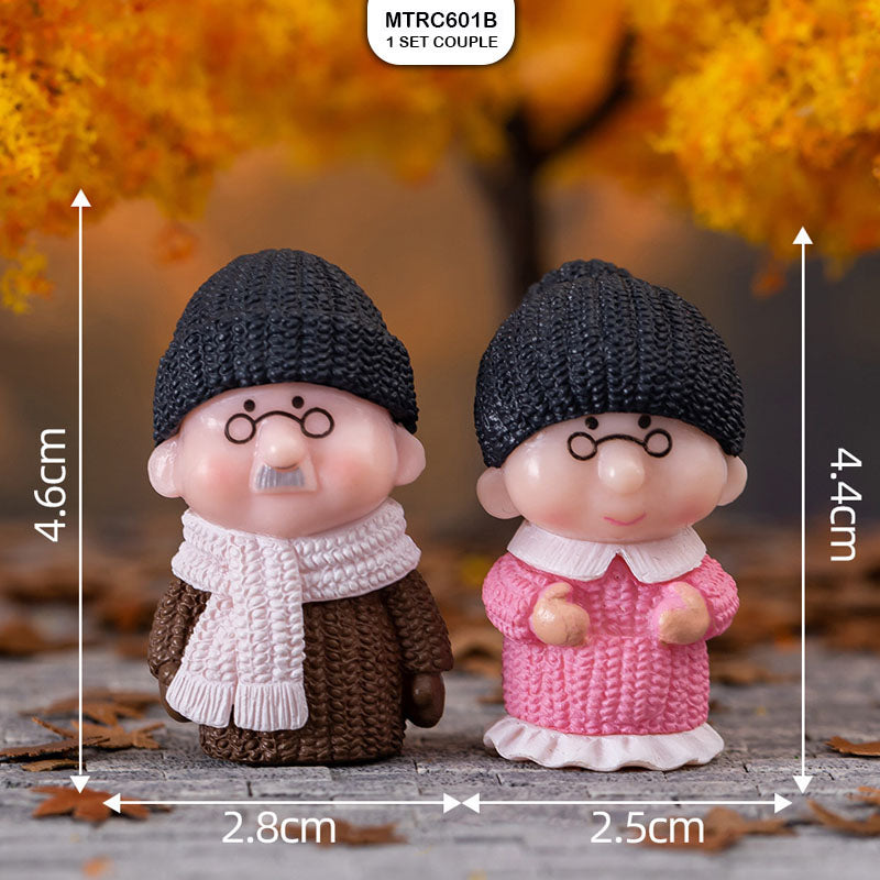 Gift To Love | Miniature Model Couple | Pcs : 1 Set | Code : MTRC601B